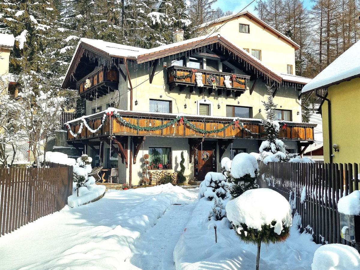 Amor Tirol Busteni (Adults Only) 외부 사진